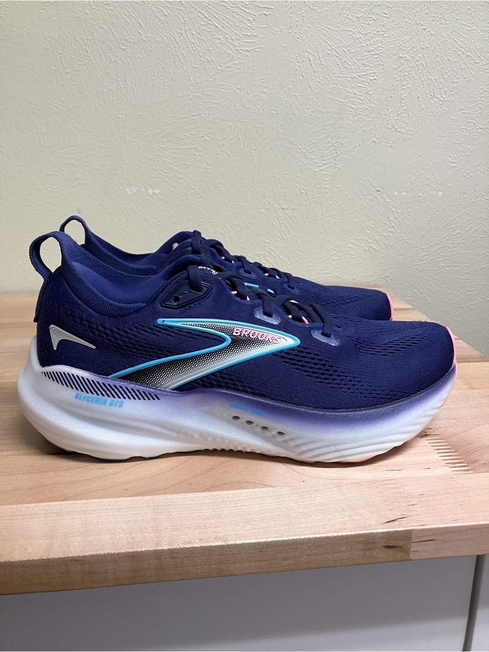 Brooks Navy Running Sneakers with Aqua and Pink Accents